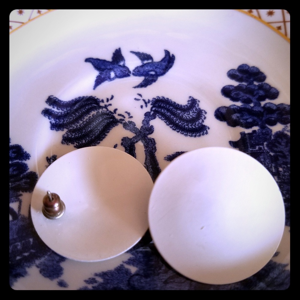 Retro metal earrings in time for Easter!